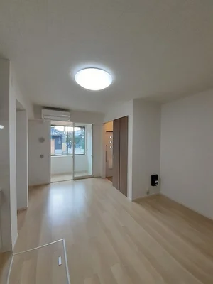 のマンスリーマンション・ウィークリーマンション「Ｒ－ＳＱＵＡＲＥ 103・洋室(No.1255984)」メイン画像