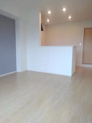 のマンスリーマンション・ウィークリーマンション「ゼファー川原崎 203・洋室(No.1256163)」メイン画像