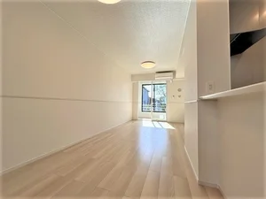 のマンスリーマンション・ウィークリーマンション「ラクラス唐津　Ⅱ 104・洋室(No.1256232)」メイン画像