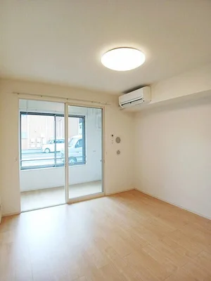 のマンスリーマンション・ウィークリーマンション「ヴェルミリオンⅠ 105・洋室(No.1256376)」メイン画像