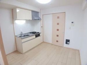 のマンスリーマンション・ウィークリーマンション「シカタ　シャンブレットⅠ 303・洋室(No.1256537)」メイン画像