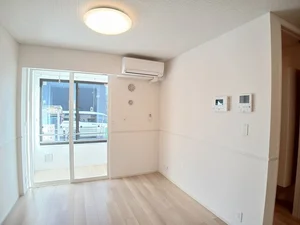 のマンスリーマンション・ウィークリーマンション「ノルデン　ヒュッテ 102・洋室(No.1256904)」メイン画像