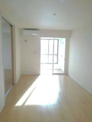 富山県のマンスリーマンション・ウィークリーマンション「サン　アヴェニュー　Ⅲ 201・洋室(No.1257027)」メイン画像