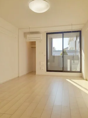 のマンスリーマンション・ウィークリーマンション「シュミネ　キャトル 102・洋室(No.1257337)」メイン画像