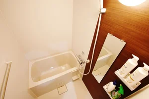 バストイレ別です♪シャンプー・リンス・ボディソープ・風呂用洗剤・スポンジをご用意しておりますのでぜひご活用ください！