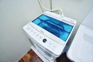 室内洗濯機には、ご入居当日からご利用いただけますよう、洗濯用洗剤もご用意させていただいております☆彡