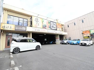 牛角 毘沙門店まで徒歩2分