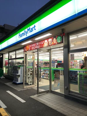 ファミリーマート 広島緑井店まで徒歩６分