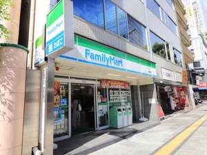 ファミリーマート　幟町店まで徒歩７分