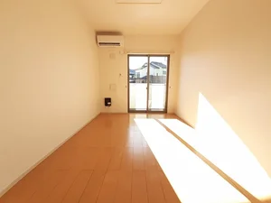 のマンスリーマンション・ウィークリーマンション「フラン・ドゥ・アーサーⅡ 102・洋室(No.1257883)」メイン画像