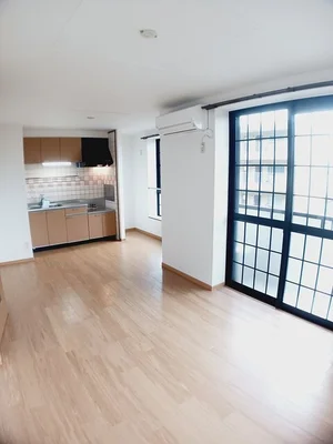 高知県のマンスリーマンション・ウィークリーマンション「アルファード　ハイツ 201・洋室(No.1258002)」メイン画像