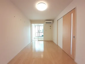 富山県のマンスリーマンション・ウィークリーマンション「グランリーオ・Ｒ　Ⅴ 102・洋室(No.1258876)」メイン画像