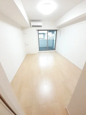 のマンスリーマンション・ウィークリーマンション「ティ・シュティル　都町 303・洋室(No.1259098)」メイン画像