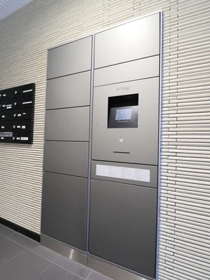 宅配ボックス インターネットでの購入品など受け取りに便利! 日中留守にされることが多くても安心の設備です。