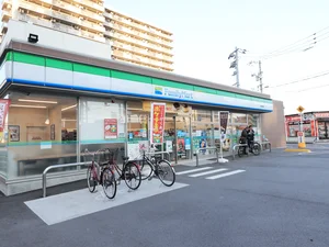 ファミリーマート　宇品神田店まで徒歩７分
