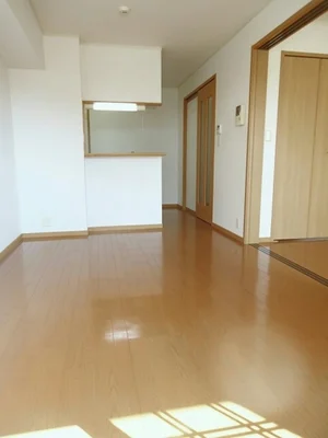 のマンスリーマンション・ウィークリーマンション「宇塚ハイツ 201・洋室(No.1259877)」メイン画像