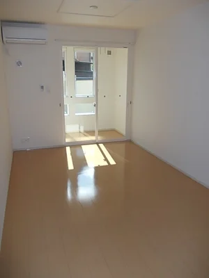 のマンスリーマンション・ウィークリーマンション「プレシャスローズ 101・洋室(No.1259961)」メイン画像