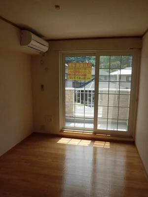 広島県のマンスリーマンション・ウィークリーマンション「アンソレイエ 202・洋室(No.1260372)」メイン画像