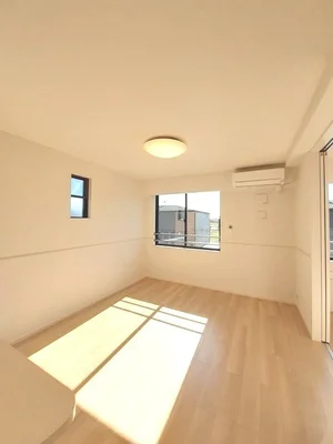 香川県のマンスリーマンション・ウィークリーマンション「カルムＡ 201・洋室(No.1260440)」メイン画像