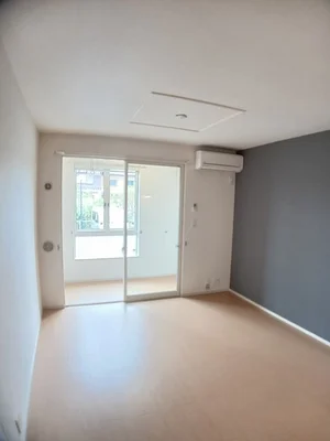 のマンスリーマンション・ウィークリーマンション「Ｃｈｅｒｒｙ　ｔｒｅｅ 104・洋室(No.1260949)」メイン画像