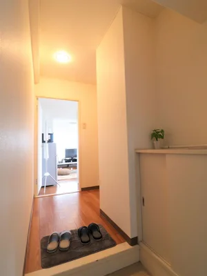 シューズボックス付きで収納も楽々です☆靴ベラやスリッパも用意しておりますので是非ご活用ください♪