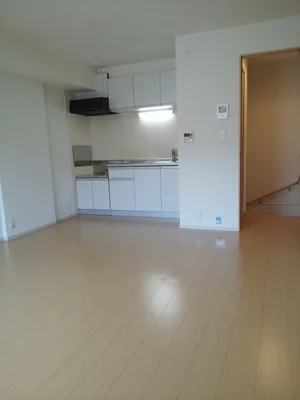 のマンスリーマンション・ウィークリーマンション「サンアベニューⅡ 102・洋室(No.1261220)」メイン画像