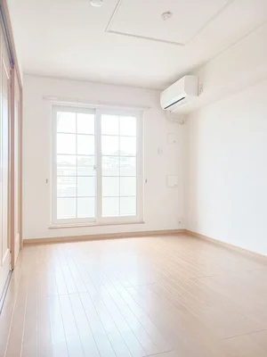 のマンスリーマンション・ウィークリーマンション「ヴィラ・プリムローズ上力 202・洋室(No.1261408)」メイン画像