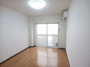 のマンスリーマンション・ウィークリーマンション「ア－ジュ・ド・アヤハ 201・洋室(No.1261424)」メイン画像