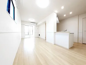 のマンスリーマンション・ウィークリーマンション「ＨａＬｕ（ハル） 106・洋室(No.1261429)」メイン画像