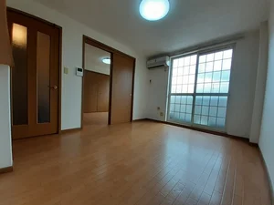 のマンスリーマンション・ウィークリーマンション「クレストール米沢 202・洋室(No.1261747)」メイン画像