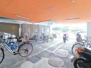 駐輪場有　自転車可能！近場へのアクセスに便利です。