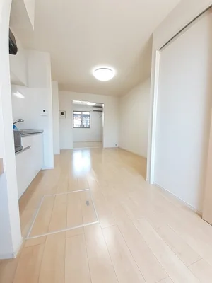 山口県のマンスリーマンション・ウィークリーマンション「プリムローズ　光 102・洋室(No.1262674)」メイン画像