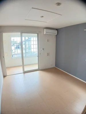 のマンスリーマンション・ウィークリーマンション「ジェルメ・カーサⅠ 101・洋室(No.1262769)」メイン画像