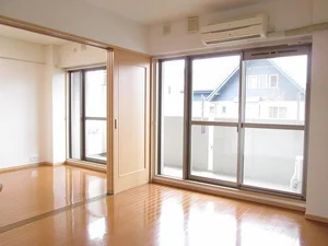 のマンスリーマンション・ウィークリーマンション「カーサ　ソレアード 102・洋室(No.1264396)」メイン画像