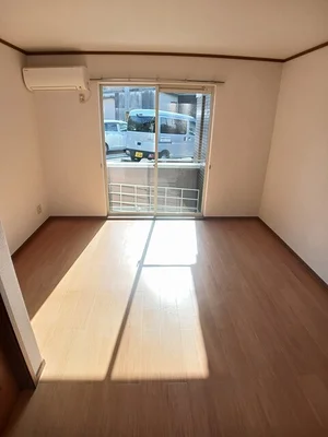 のマンスリーマンション・ウィークリーマンション「アーバイン・フォリー 101・洋室(No.1264847)」メイン画像