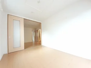 のマンスリーマンション・ウィークリーマンション「レインボーヒルズ愛坂Ⅱ 101・洋室(No.1264876)」メイン画像