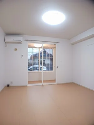 のマンスリーマンション・ウィークリーマンション「プラミオン・リーフ 101・洋室(No.1265232)」メイン画像