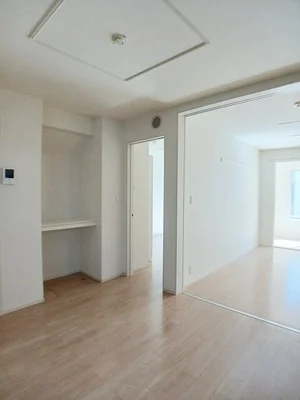 のマンスリーマンション・ウィークリーマンション「ＤＩＮＯＳＡＵＲ　Ⅱ　Ｅ棟 105・洋室(No.1265254)」メイン画像