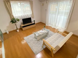 のマンスリーマンション・ウィークリーマンション「【秋田駅徒歩8分】Wi-Fi付📶家具家電完備✨出張・病院関係に◎🏙️すむだすフラワー 105(No.1265550)」メイン画像