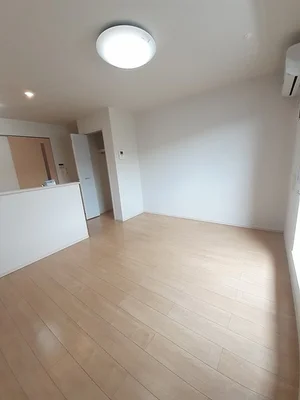 のマンスリーマンション・ウィークリーマンション「ＢＲＩＳＥ　ＯＧＡＷＡ 203・洋室(No.1266032)」メイン画像