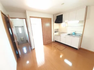 のマンスリーマンション・ウィークリーマンション「サニーＰＩＡＺＺＡ 101・洋室(No.1266042)」メイン画像