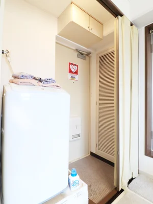 室内洗濯機置き場あり！ コインランドリーに行かなくてもいいので毎日洗濯できて清潔に保っていただけます！