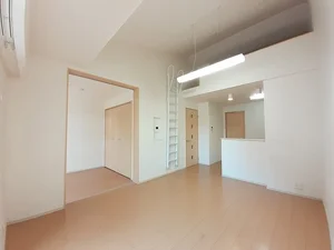 のマンスリーマンション・ウィークリーマンション「プラッツフォンフレイデ 202・洋室(No.1266896)」メイン画像