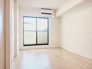 のマンスリーマンション・ウィークリーマンション「シェラトン川島 203・洋室(No.1266995)」メイン画像