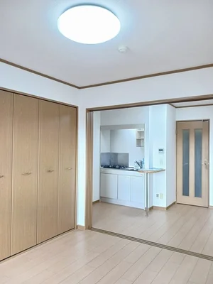 熊本県のマンスリーマンション・ウィークリーマンション「ＰＬＥＡＳＵＲＥＳ 408・洋室(No.1267786)」メイン画像