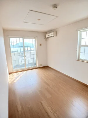 のマンスリーマンション・ウィークリーマンション「フォーリスト　クスジⅠ 101・洋室(No.1268120)」メイン画像