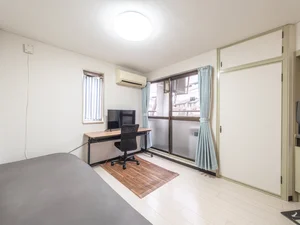 大阪府のPlat.monthly(水谷トラスト株式会社)のマンスリーマンション・ウィークリーマンション「「枚方公園駅」徒歩２分｜スーパー、コンビニすぐの生活至便な立地(No.1268507)」メイン画像