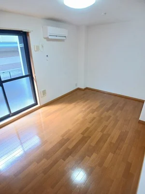 のマンスリーマンション・ウィークリーマンション「アルブル　ヴィラージュⅠ 106・洋室(No.1269122)」メイン画像