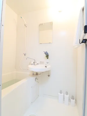 バストイレ別！シャンプーやボディーソープをご用意させていただいてるので入居してすぐ湯舟に浸かって疲れを癒すことが可能です♪