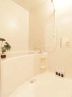 バストイレ別！シャンプーやボディーソープをご用意させていただいてるので入居してすぐ湯舟に浸かって疲れを癒すことが可能です♪